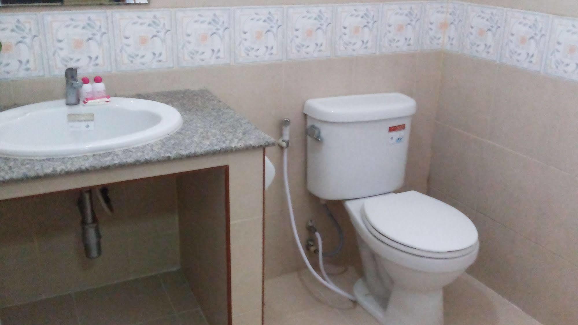 Veerasuda Condotel Ratchaburi Dış mekan fotoğraf